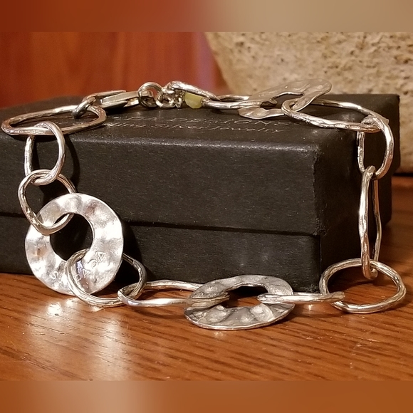 Silpada Sterling Silver Hammered Links Bracelet - Picture 4 of 10